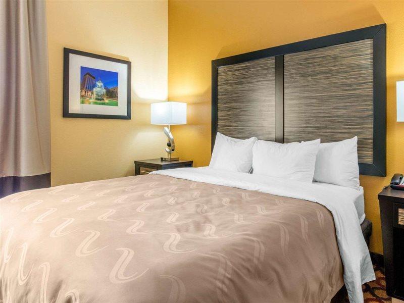 Quality Inn & Suites Montgomery East Carmichael Rd Dış mekan fotoğraf