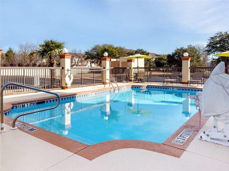 Quality Inn & Suites Montgomery East Carmichael Rd Dış mekan fotoğraf