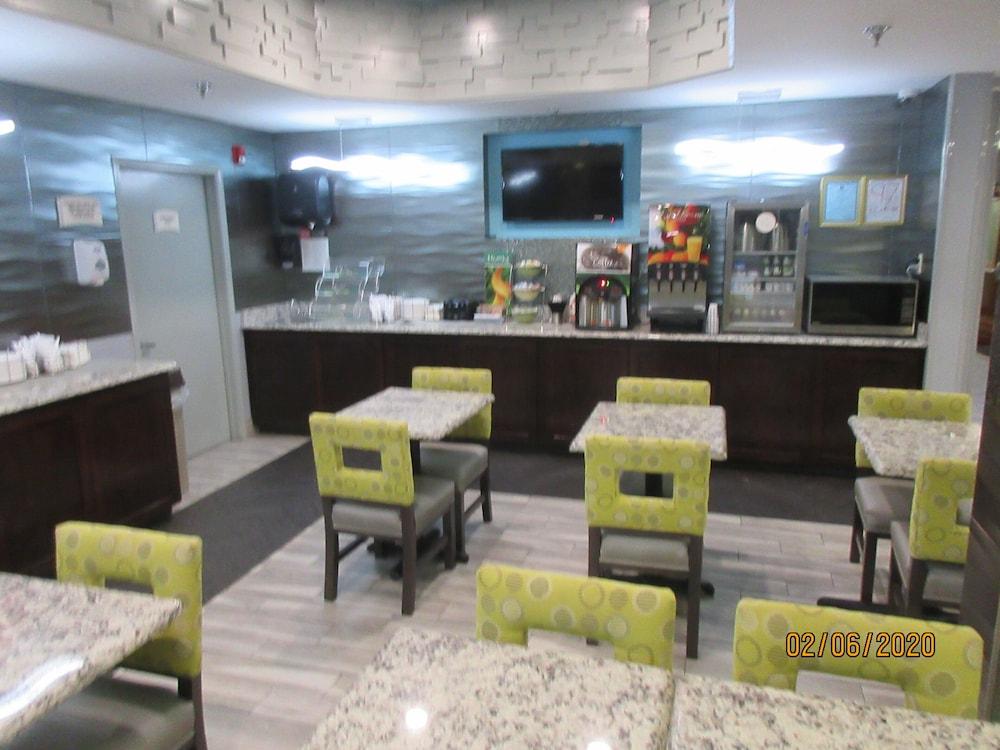 Quality Inn & Suites Montgomery East Carmichael Rd Dış mekan fotoğraf