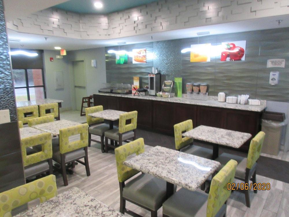 Quality Inn & Suites Montgomery East Carmichael Rd Dış mekan fotoğraf