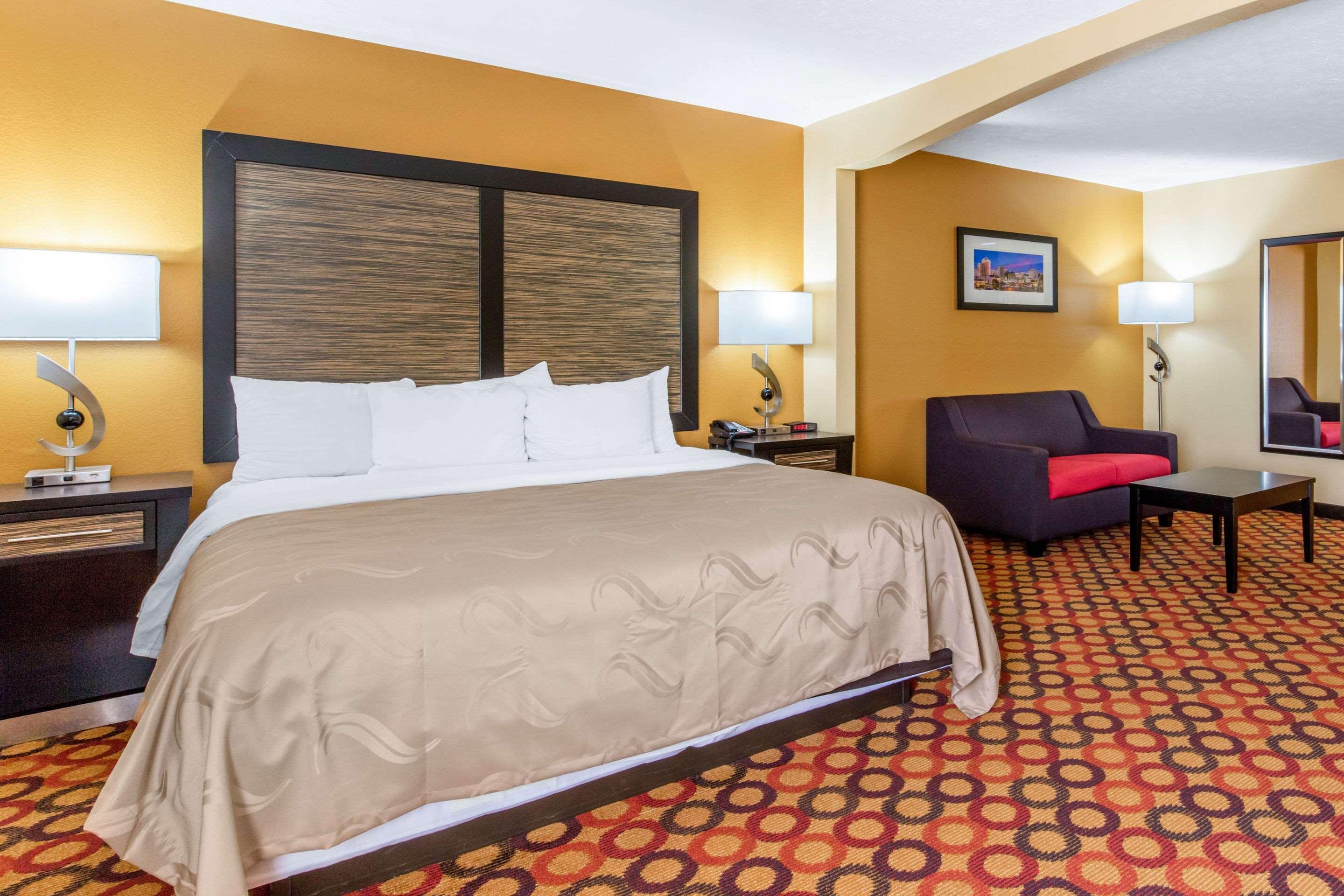 Quality Inn & Suites Montgomery East Carmichael Rd Dış mekan fotoğraf