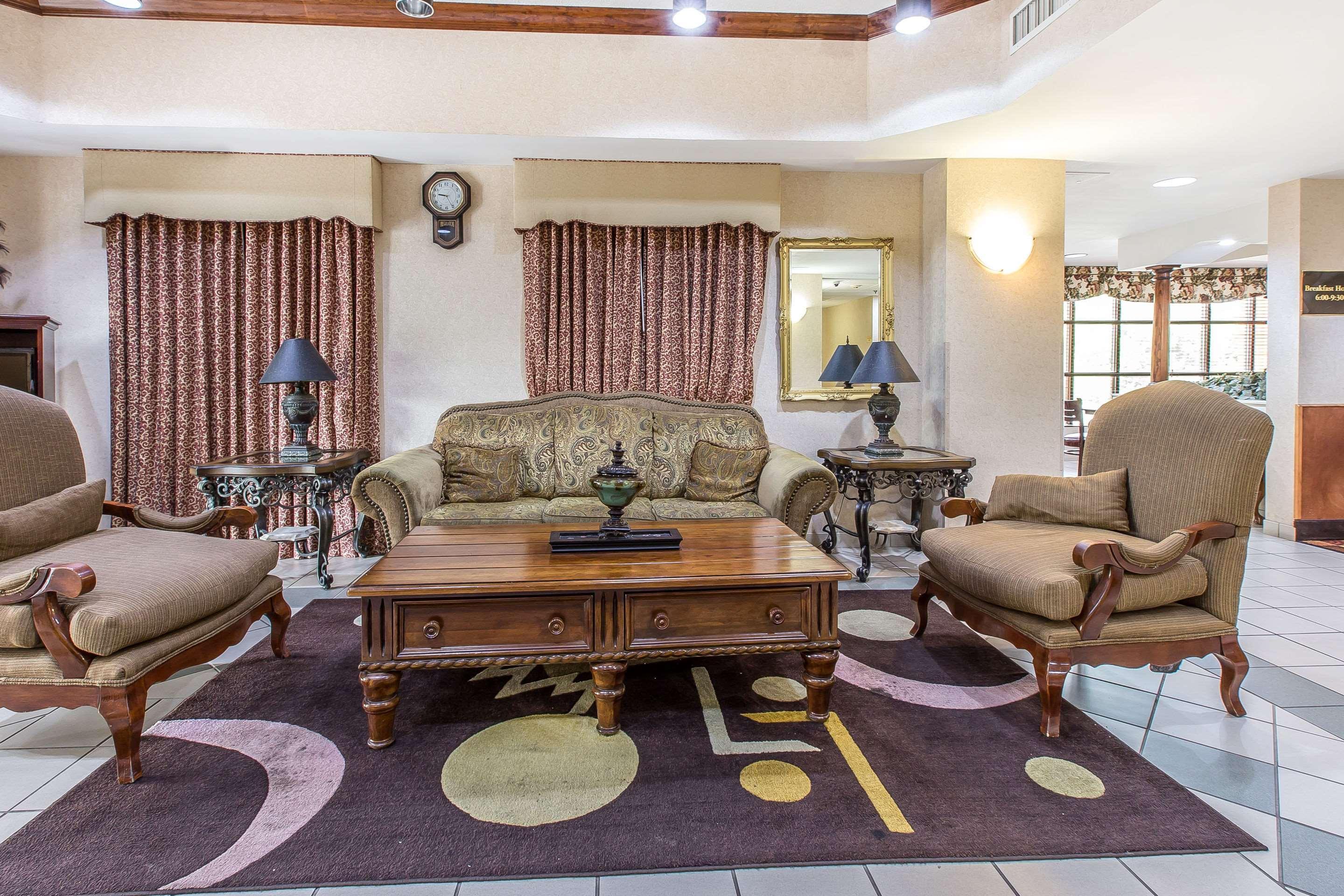 Quality Inn & Suites Montgomery East Carmichael Rd Dış mekan fotoğraf