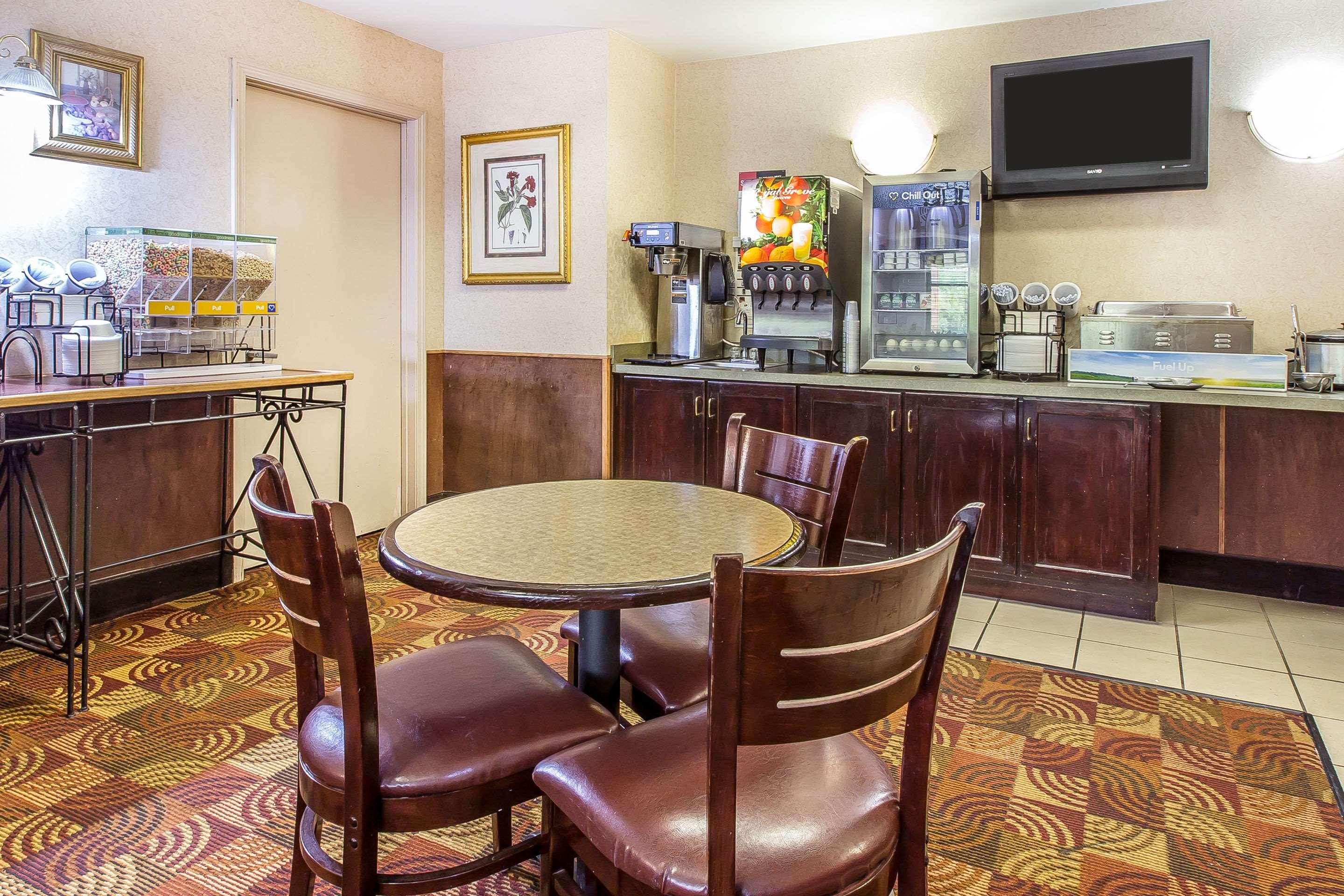 Quality Inn & Suites Montgomery East Carmichael Rd Dış mekan fotoğraf
