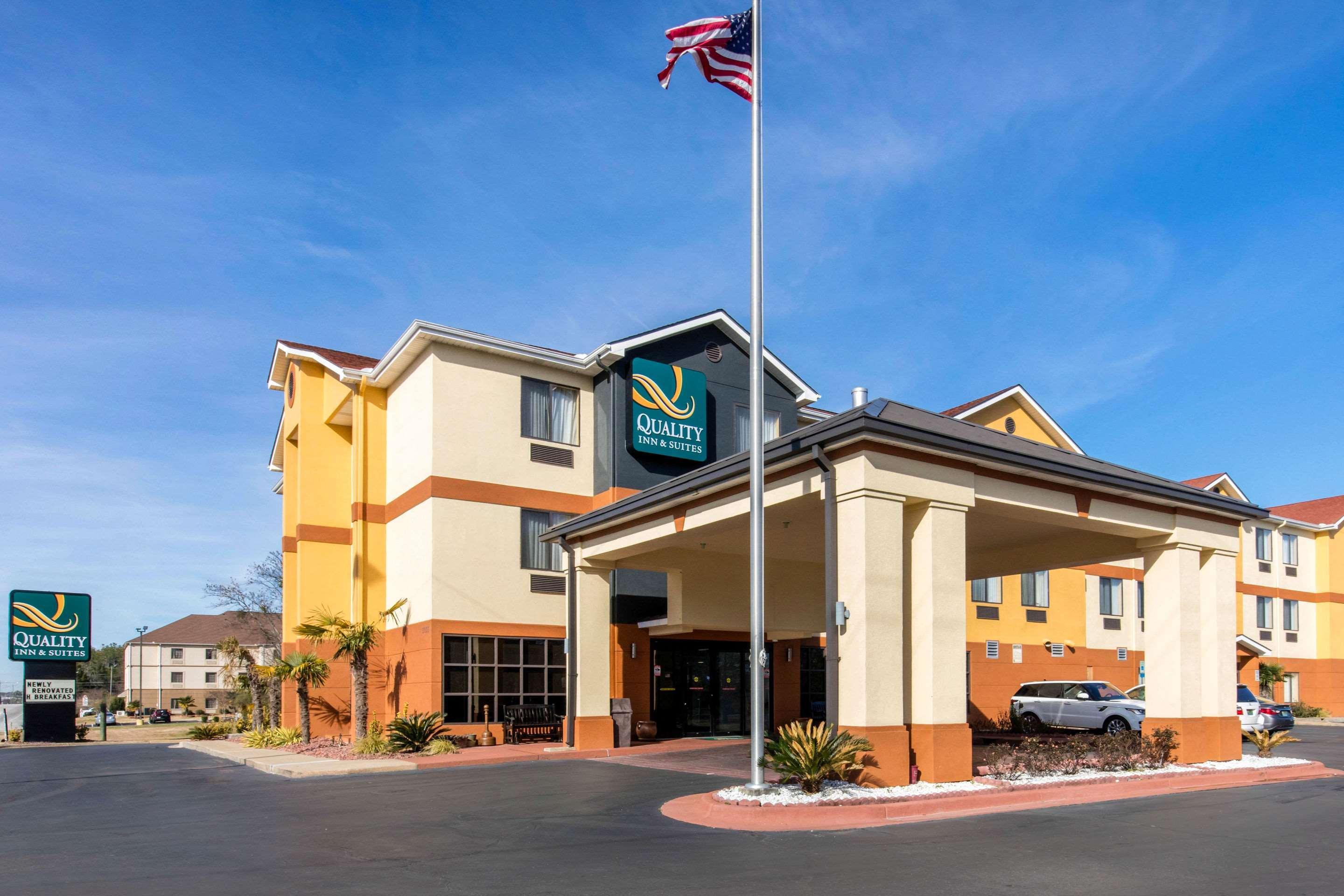 Quality Inn & Suites Montgomery East Carmichael Rd Dış mekan fotoğraf