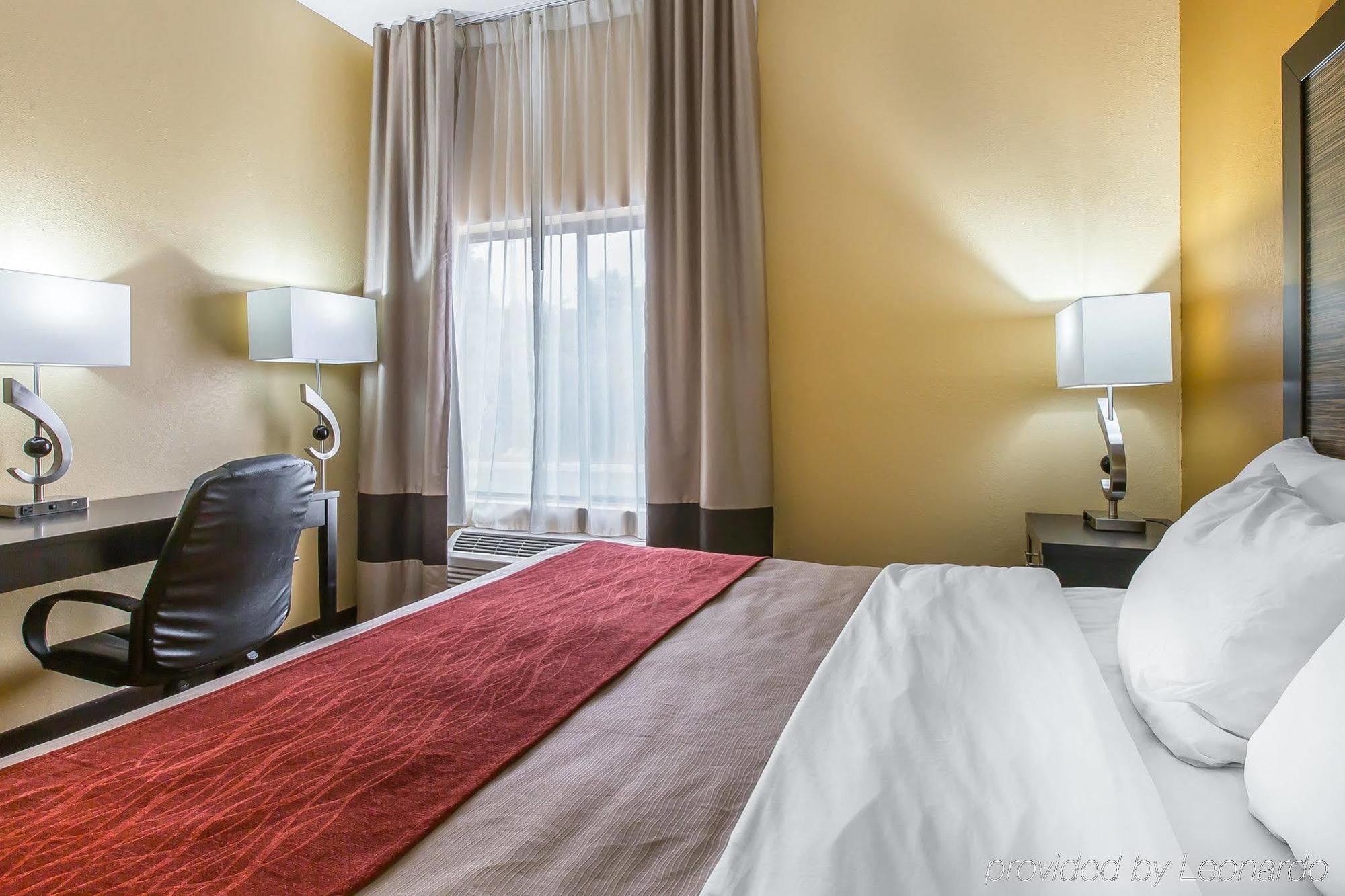 Quality Inn & Suites Montgomery East Carmichael Rd Dış mekan fotoğraf